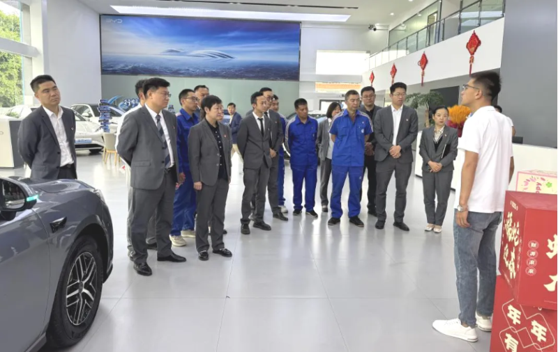 汽貿(mào)公司黨支部開展&ldquo;走出去、學(xué)進(jìn)來，改作風(fēng)、促發(fā)展&rdquo;貫徹中央八項(xiàng)規(guī)定精神學(xué)習(xí)教育走深走實(shí)主題黨日活動(dòng)