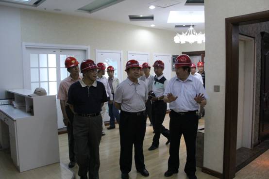 青海省經(jīng)濟(jì)委員會(huì)黨組書記、主任，省國資委  黨委副書記、副主任吳海昆實(shí)地考察物產(chǎn)集團(tuán)重點(diǎn)項(xiàng)目