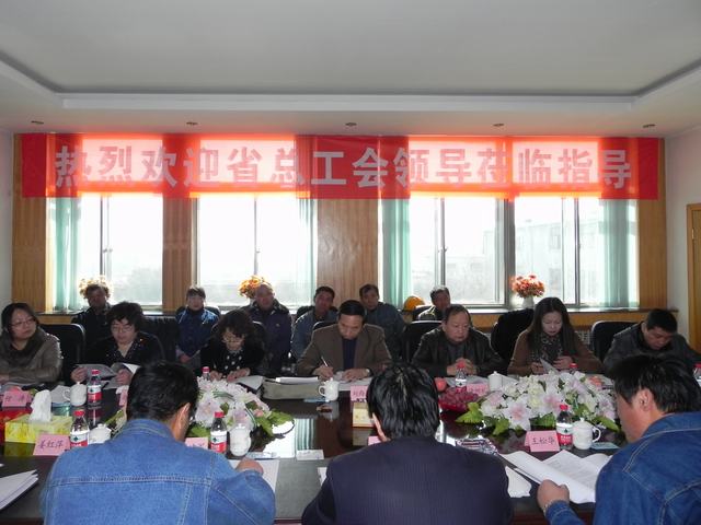 深入車間班組、&ldquo;零距離&rdquo;接觸職工、體驗職工生活、傾聽職工心聲