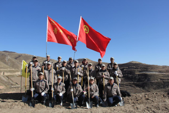 有一種奉獻(xiàn)叫&ldquo;五四精神&rdquo;，有一種擔(dān)當(dāng)叫&ldquo;青年突擊隊(duì)&rdquo;