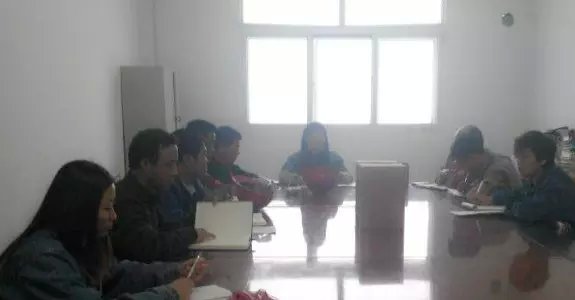 認(rèn)真開展&ldquo;三嚴(yán)三實(shí)&rdquo;活動    推進(jìn)基層支部專題教育