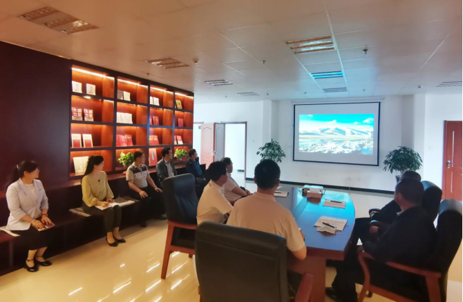 我們和黨一起過生日――集團(tuán)機(jī)關(guān)黨支部迎&ldquo;七一&rdquo;組織黨員集體過&ldquo;政治生日&rdquo;